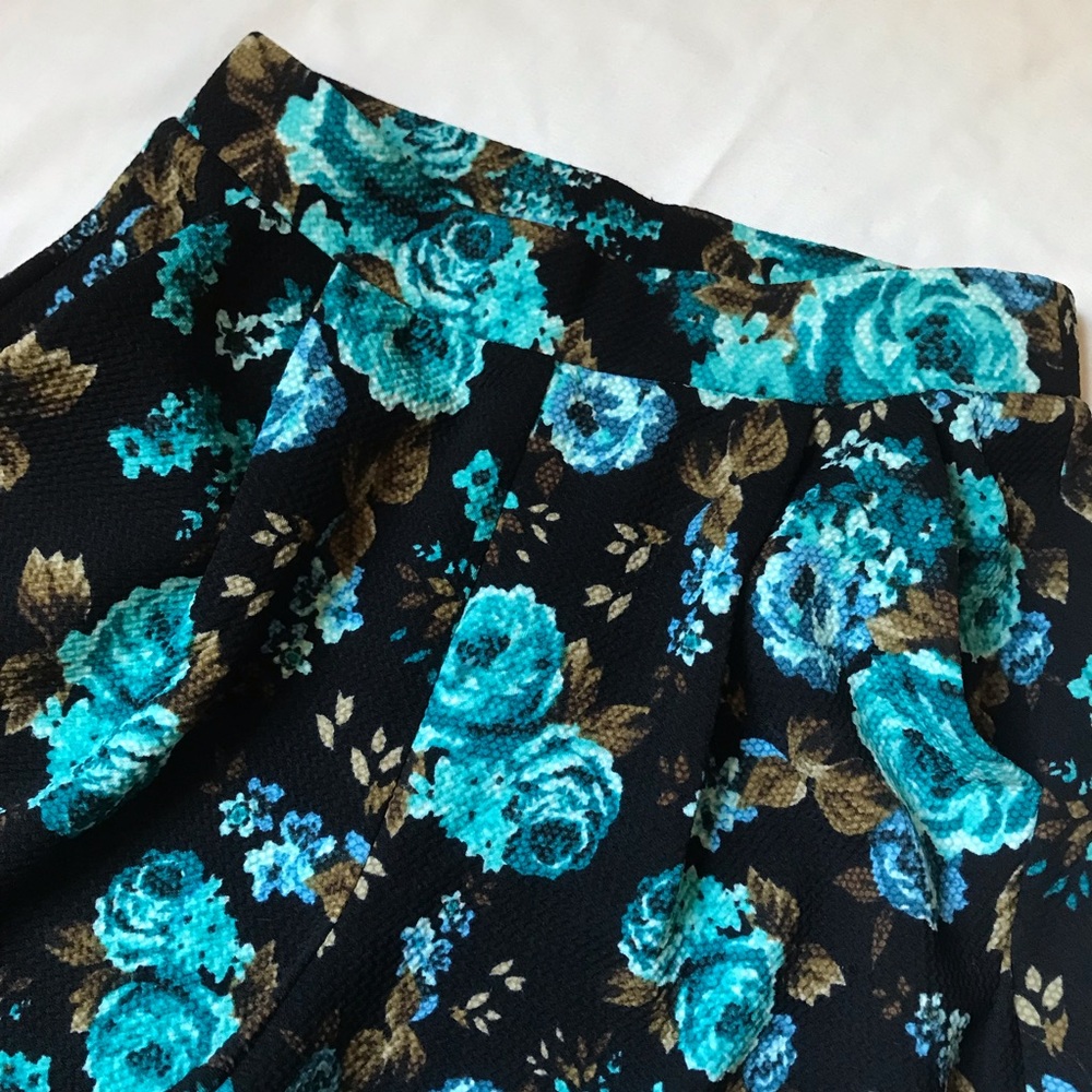 Joe Benbasset Floral Print Tapered Leg Pants - Picture 3 of 6
